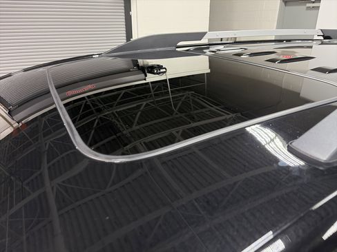 Used 2023 GMC Acadia SLT w/ Technology Package image 11