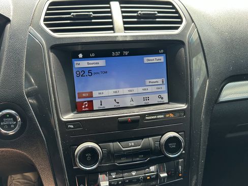 Used 2019 Ford Explorer XLT w/ Equipment Group 202A FWD image 15