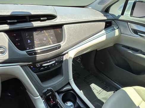 Used 2025 Cadillac XT5 Premium Luxury w/ Technology Package FWD image 25