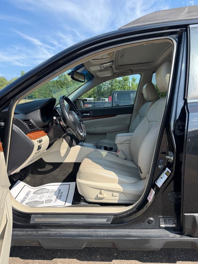 Used 2013 Subaru Outback 2.5i Limited w/ Moonroof Pkg AWD/4WD image 10