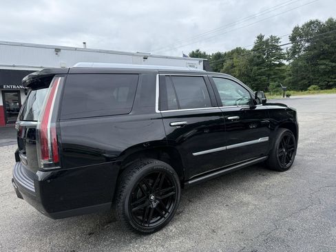 Used 2018 Cadillac Escalade Platinum AWD/4WD image 9
