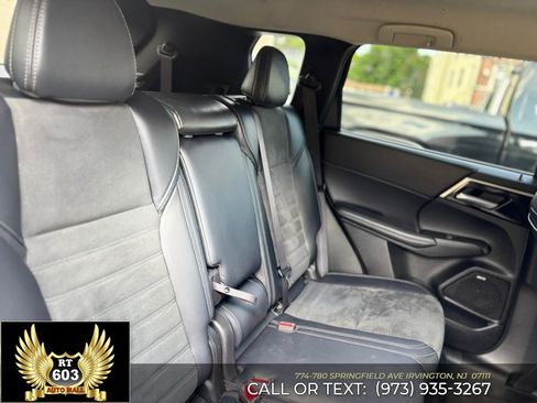 Used 2025 Mitsubishi Outlander SE AWD/4WD image 12
