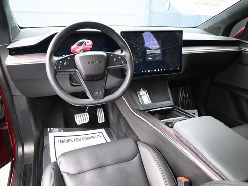 Used 2024 Tesla Model X image 9