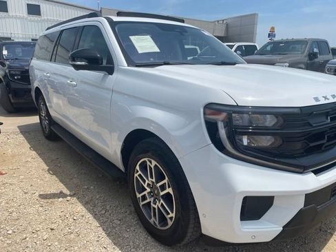 Used 2025 Ford Expedition Max Active AWD/4WD image 6