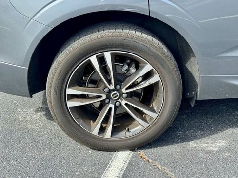 Used 2020 Volvo XC60 T5 Momentum w/ Protection Package Premier image 29