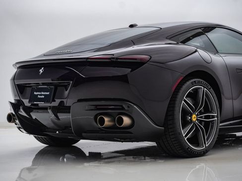 Used 2022 Ferrari Roma RWD image 12