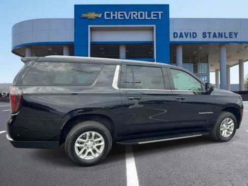 Used 2025 Chevrolet Suburban LT AWD/4WD image 8