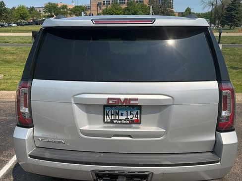 Used 2017 GMC Yukon SLT AWD/4WD image 4