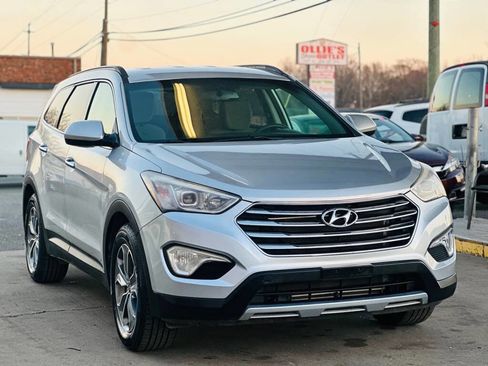 Used 2016 Hyundai Santa Fe SE image 1