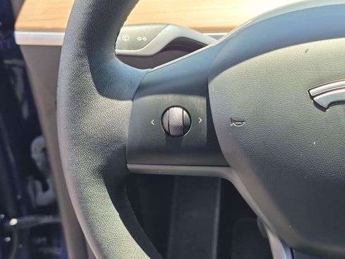 Used 2023 Tesla Model Y AWD image 18