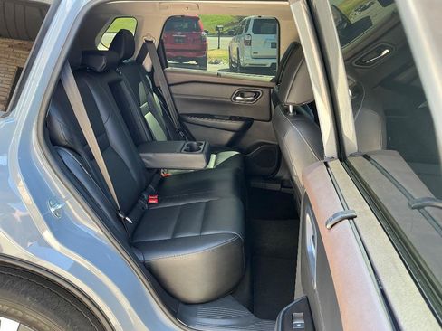 Used 2023 Nissan Rogue SL w/ SL Premium Package FWD image 11