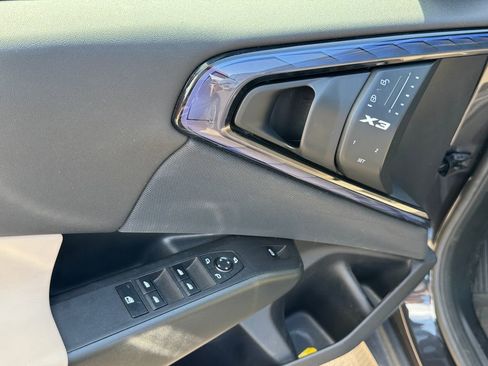 Used 2025 BMW X3 xDrive30i w/ Premium Package AWD/4WD image 9