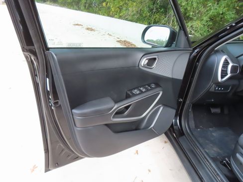 New 2025 Kia Soul LX image 17