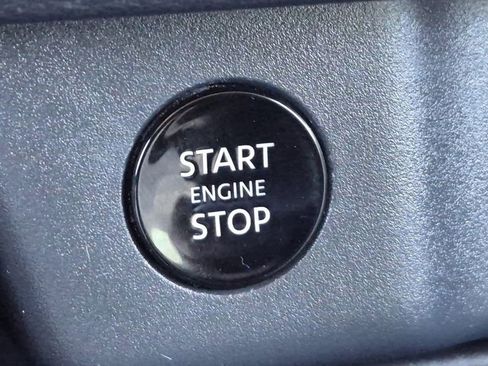 Used 2024 Nissan Rogue SV image 28