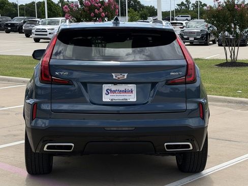 Used 2024 Cadillac XT4 Premium Luxury FWD image 5