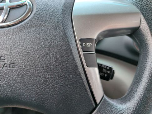 Used 2013 Toyota Highlander Plus FWD image 21