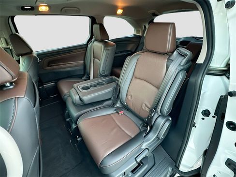 Used 2025 Honda Odyssey Elite image 25