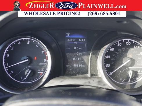 Used 2023 Toyota Camry SE image 21