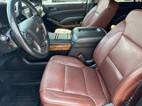 Used 2020 Chevrolet Suburban Premier w/ Premier Plus Edition AWD/4WD image 14