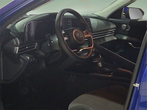 Used 2023 Hyundai Elantra SEL image 14