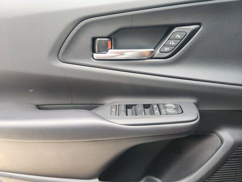 New 2026 Toyota Prius Plug-In Hybrid FWD image 19