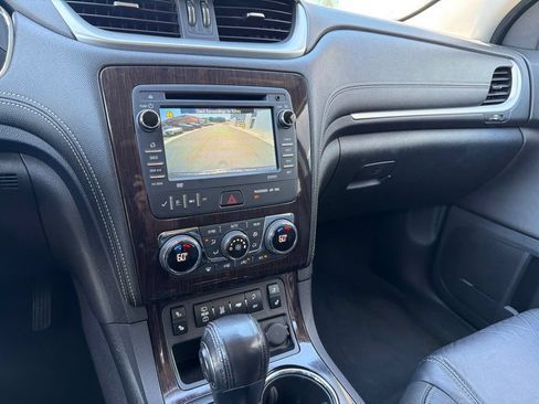 Used 2017 Chevrolet Traverse LT AWD/4WD image 18
