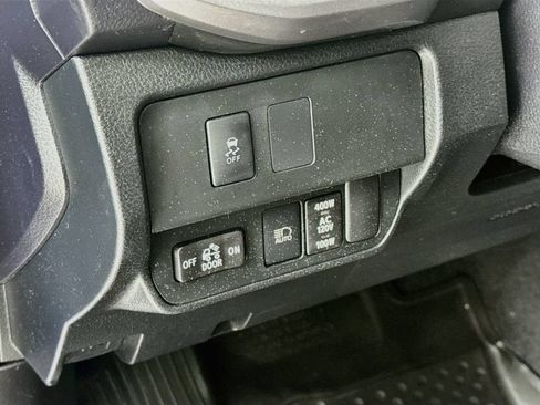 Used 2021 Toyota Tacoma TRD Off-Road AWD/4WD image 11