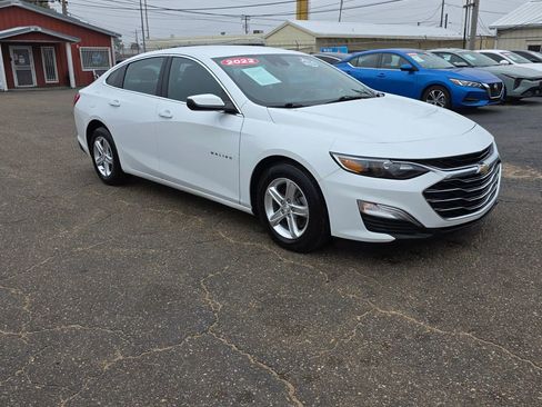 Used 2022 Chevrolet Malibu LS w/ Driver Confidence Package II FWD image 3
