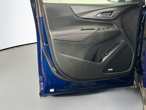 Used 2023 Chevrolet Equinox RS w/ RS Leather Package image 18