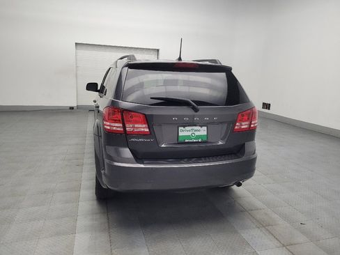 Used 2020 Dodge Journey SE w/ SE Popular Equipment Group image 6