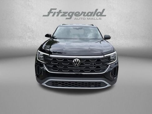 Used 2024 Volkswagen Atlas Cross Sport SE FWD image 2
