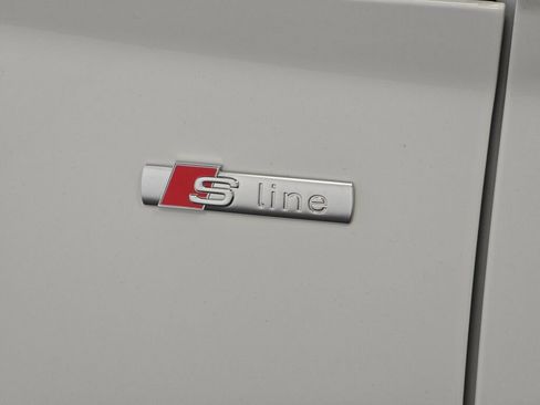 Certified 2025 Audi Q5 2.0T Premium Plus image 35