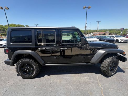 Used 2022 Jeep Wrangler Unlimited Sport AWD/4WD image 5