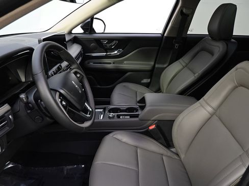 New 2026 Lincoln Corsair Premiere image 13