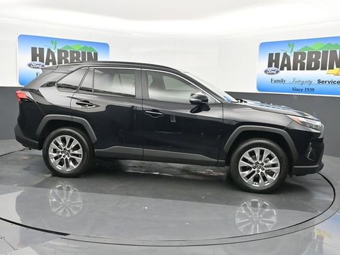Used 2025 Toyota RAV4 XLE Premium FWD image 7