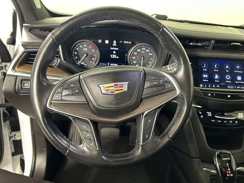 Used 2021 Cadillac XT5 Premium Luxury w/ Platinum Package AWD/4WD image 14