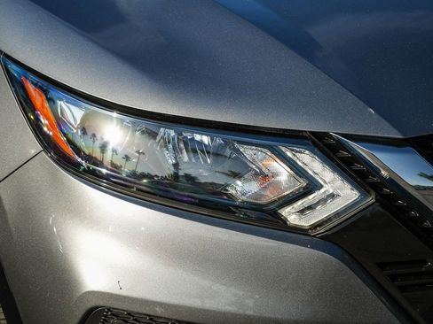 Used 2020 Nissan Rogue Sport SV w/ Technology Package FWD image 8