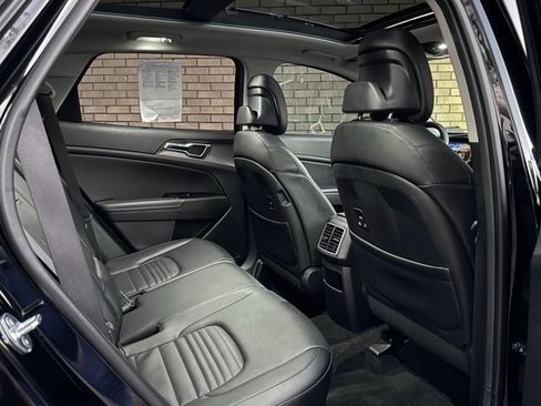 Used 2024 Kia Sportage SX image 17