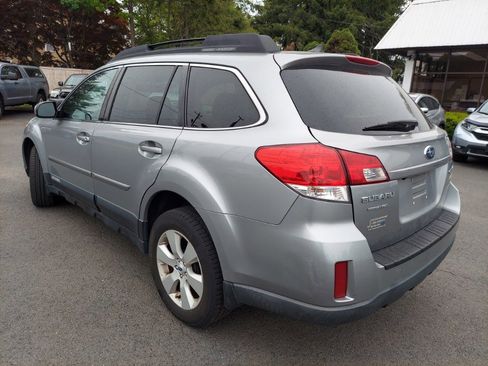 Used 2011 Subaru Outback 2.5i Limited w/ PWR Moonroof Pkg AWD/4WD image 6