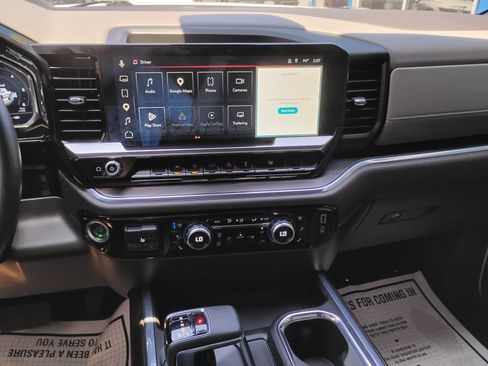 Used 2023 GMC Sierra 1500 SLT w/ SLT Convenience Package AWD/4WD image 16