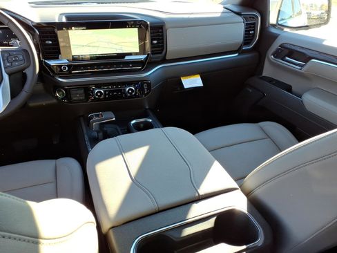 New 2026 GMC Sierra 1500 SLT w/ SLT Premium Plus Package image 7