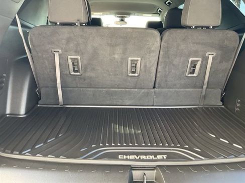 Used 2023 Chevrolet Traverse LT FWD image 21