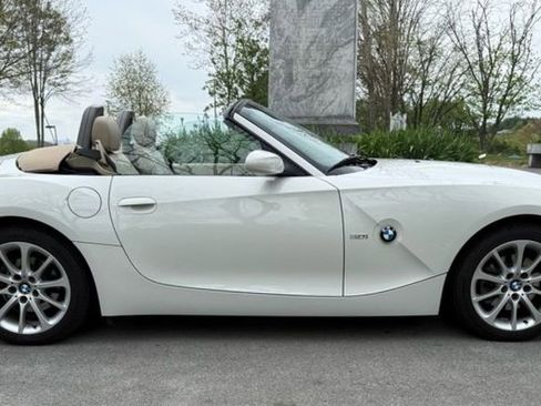 Used 2006 BMW Z4 3.0i image 7