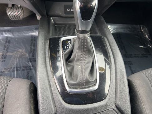 Used 2020 Nissan Rogue Sport S image 42