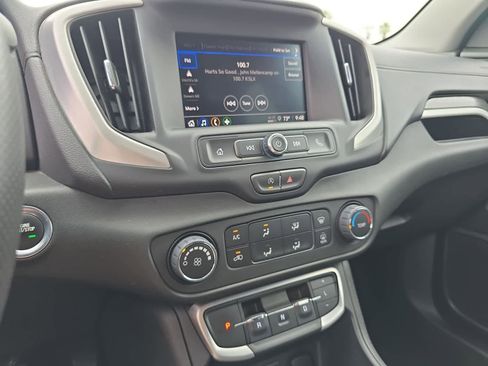 Used 2024 GMC Terrain SLE AWD/4WD image 19