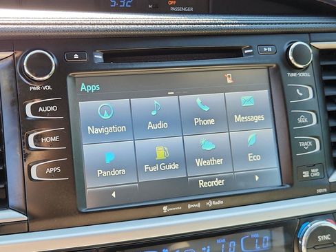 Used 2017 Toyota Highlander XLE AWD/4WD image 24