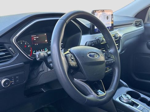 Used 2022 Ford Escape SEL AWD/4WD image 9