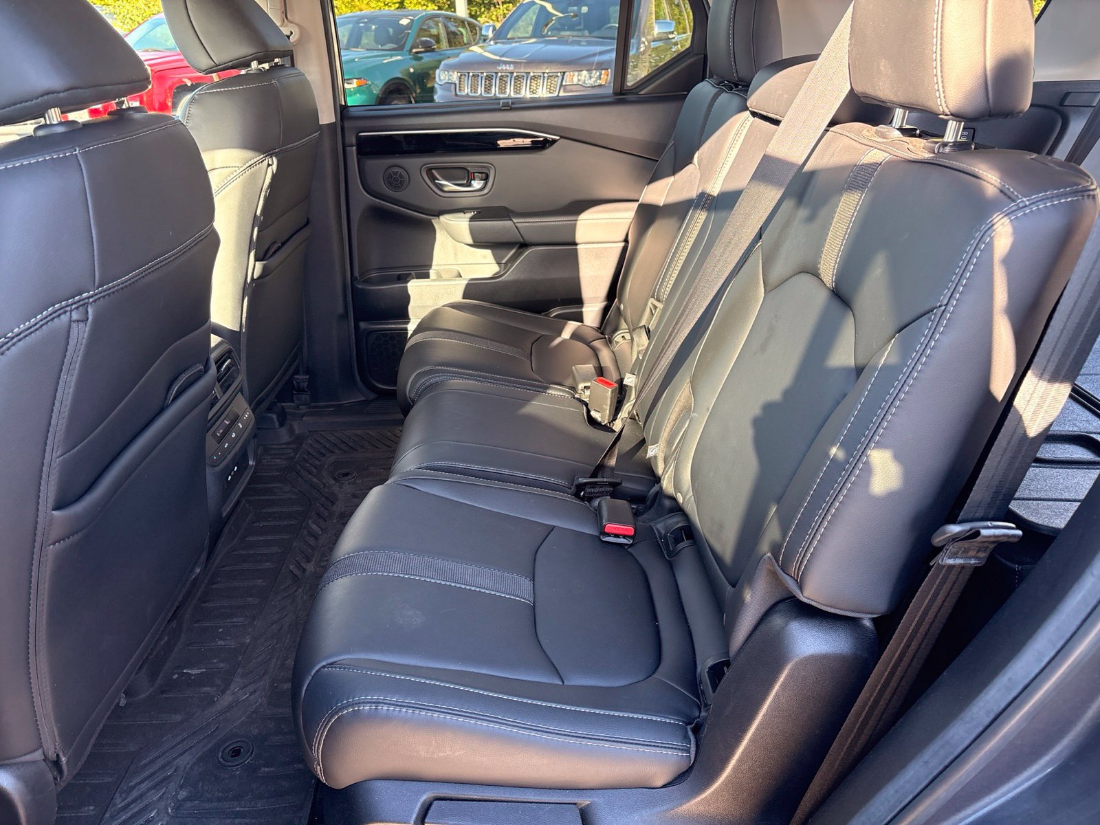 Used 2025 Honda Pilot EX-L image 19