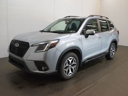 Used 2023 Subaru Forester Premium w/ Popular Package #3 AWD/4WD image 8