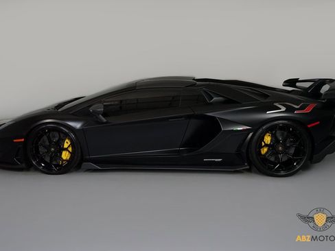 Used 2021 Lamborghini Aventador SVJ image 6